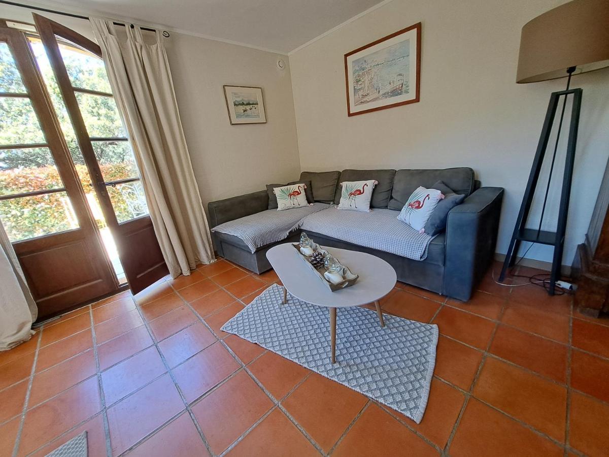 Rez De Jardin Villa Presqu'Ile De Giens Hyeres Exterior photo